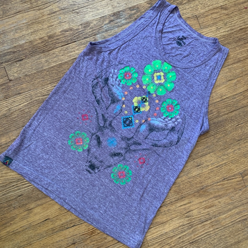 Sweet Vintage Lavender Coloured Deer Emblem Tank with Neon Flowers throughout💜💚